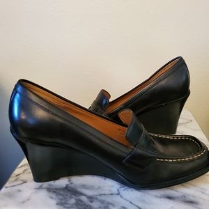 Nine West black leather wedge shoe